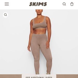 Skims DESERT outdoor leggings and top